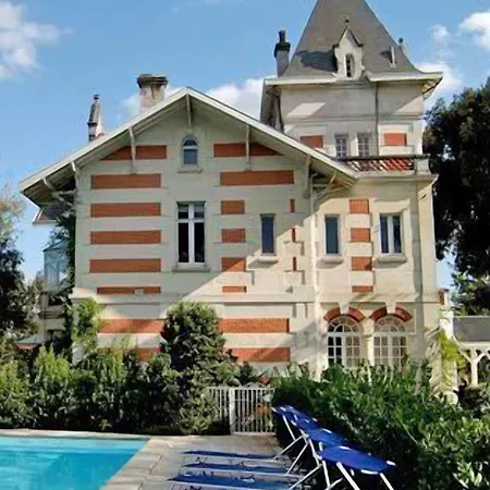 L'yeuse - Les Collectionneurs Hotel 4*