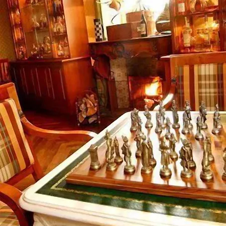Hotel L'yeuse - Les Collectionneurs 4*