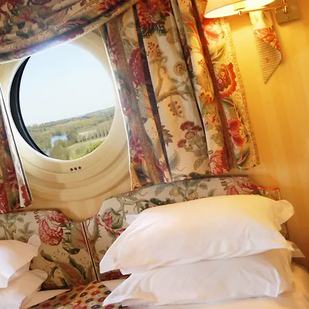Hotel L'yeuse - Les Collectionneurs Châteaubernard