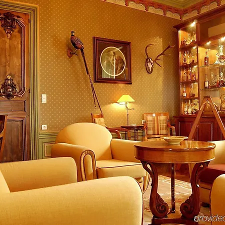L'yeuse - Les Collectionneurs 4*