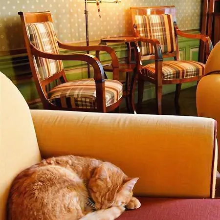 L'yeuse - Les Collectionneurs Hotel